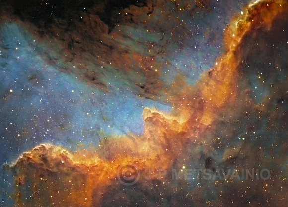 NGC 7000 closeup in HST-palette